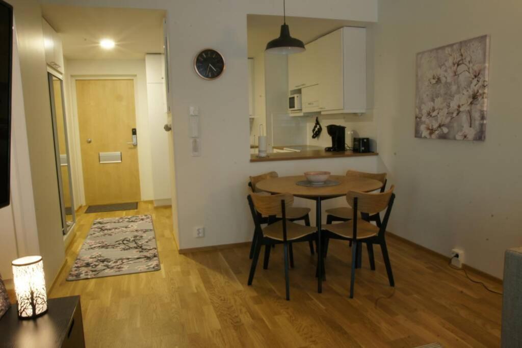 Keskustan Kaksio 45 M2 Autopaikalla, Rautatienkatu 19, 9 Krs